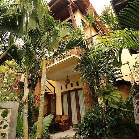 Mina Pelasa Hotel Legian Esterno foto