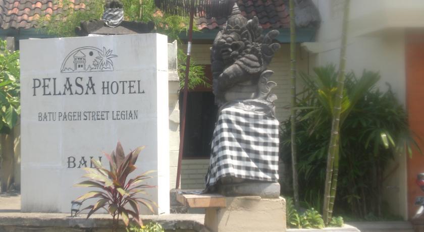 Mina Pelasa Hotel Legian Esterno foto