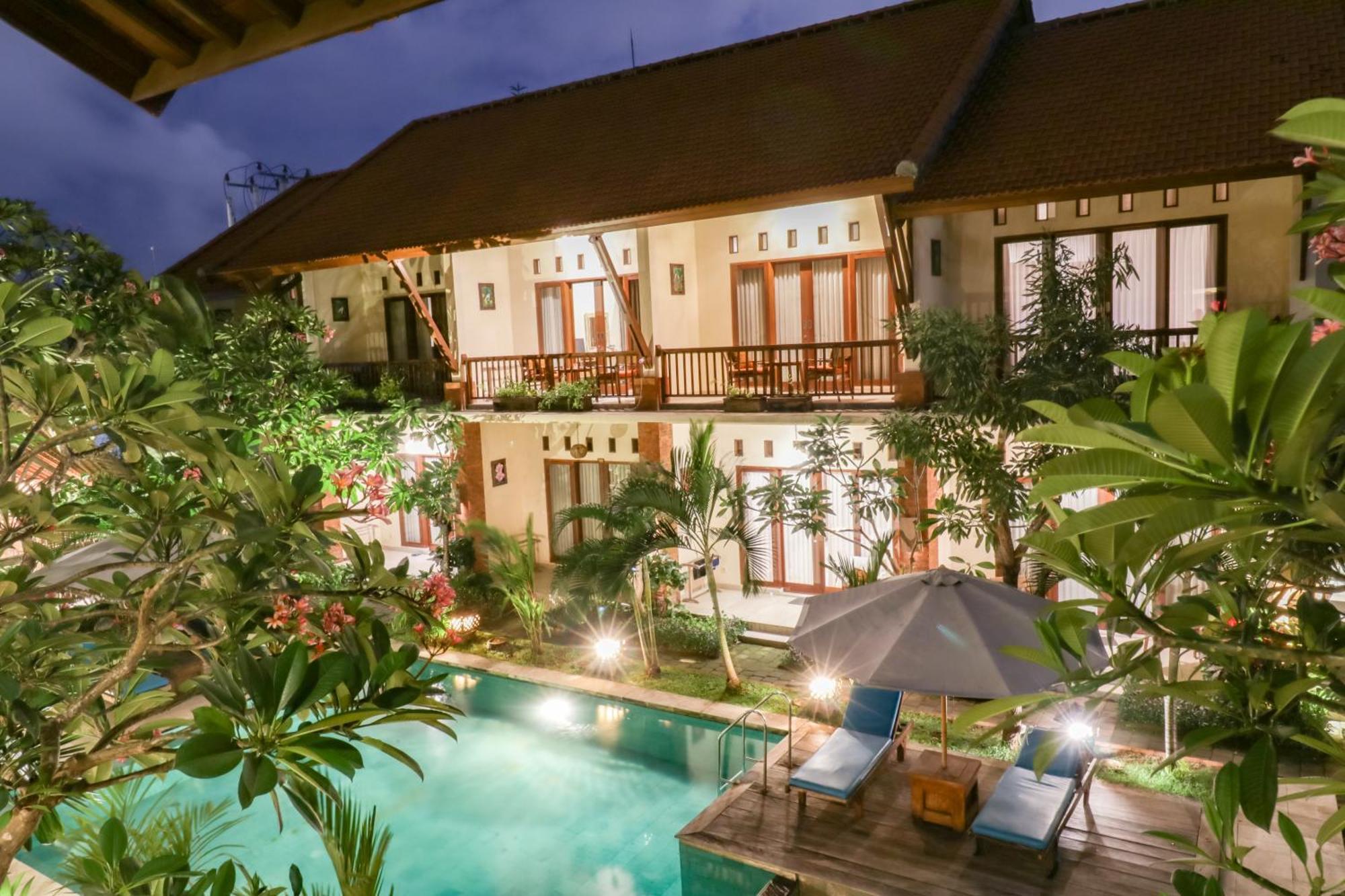 Mina Pelasa Hotel Legian Esterno foto