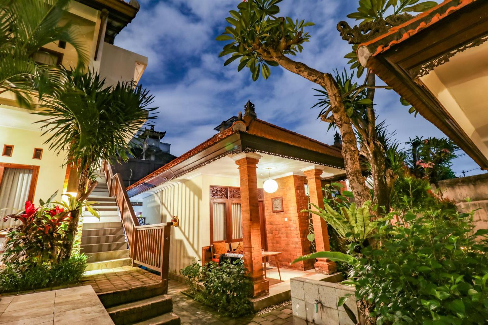 Mina Pelasa Hotel Legian Esterno foto