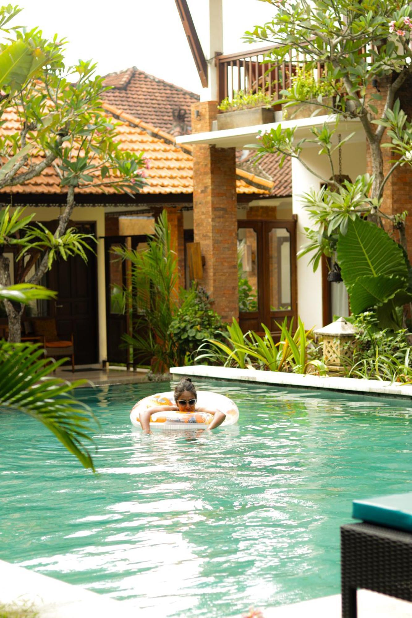 Mina Pelasa Hotel Legian Esterno foto