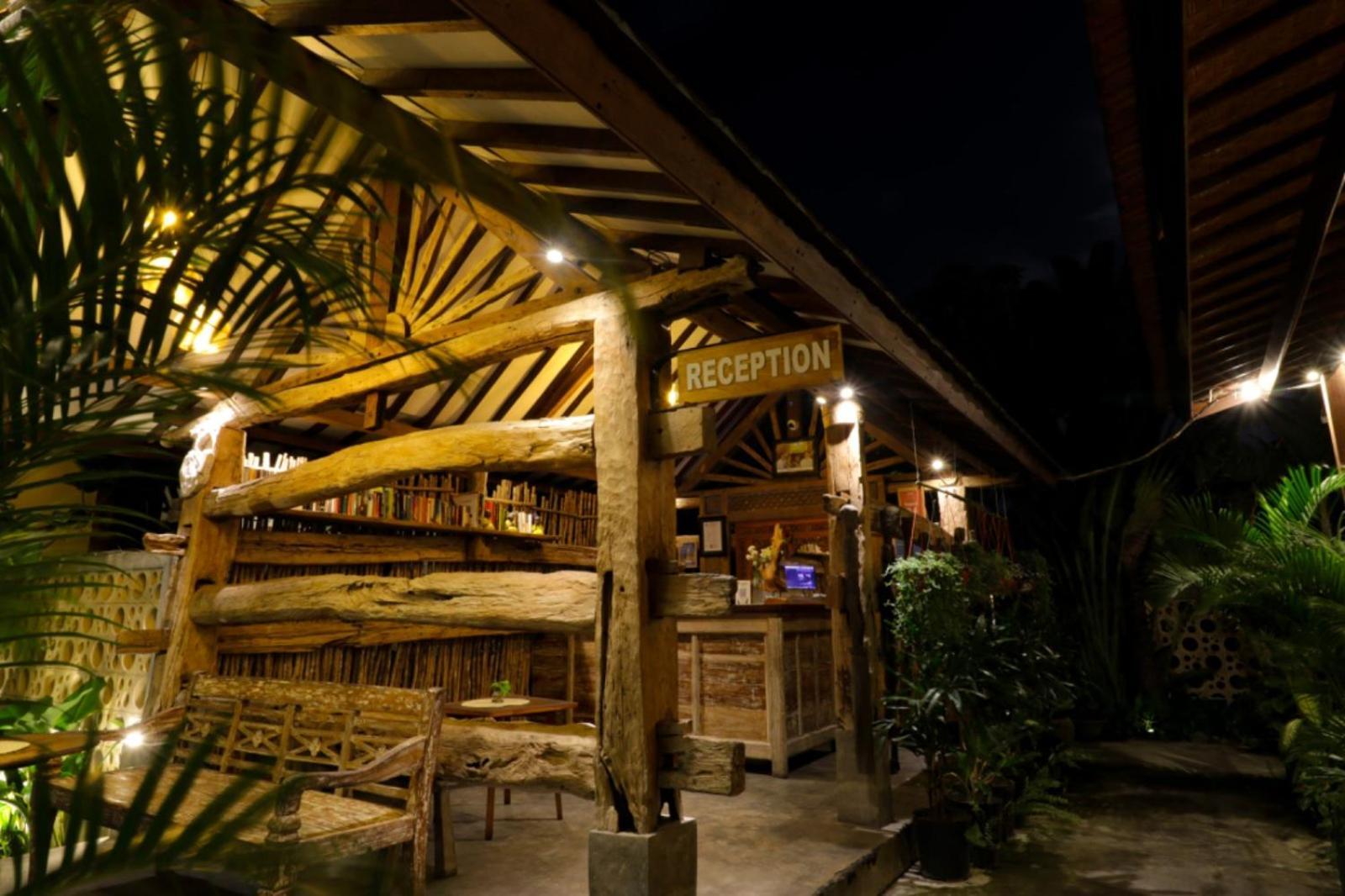 Mina Pelasa Hotel Legian Esterno foto